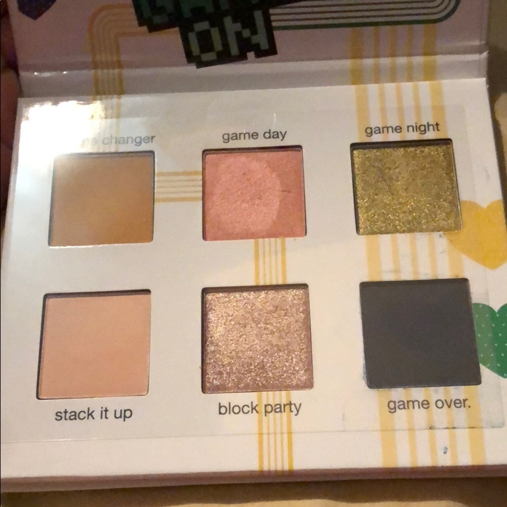 🎮👾 Tetris eye palette by Ipsy - Picture 2 of 3